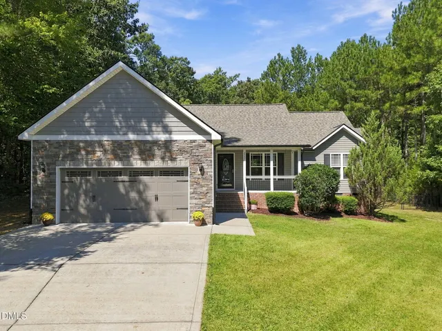 Popular Summer Springs Real Estate