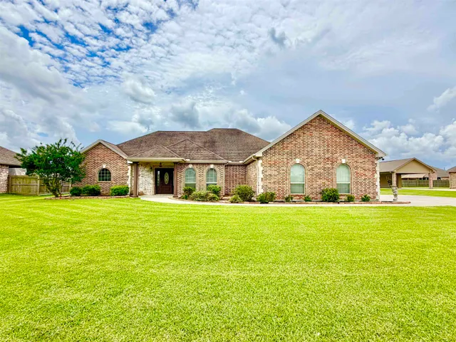 Popular Colonial Estates Real Estate