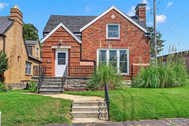 Popular St Louis Hills Add Real Estate