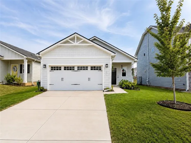 Popular Twin Lakes Ph 11a Real Estate