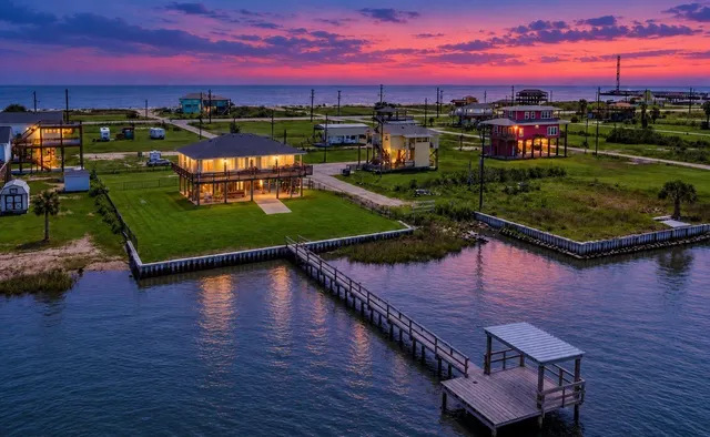 Popular Delmar 2 Real Estate