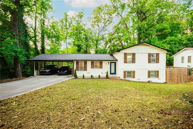 Popular Easterwoods Real Estate