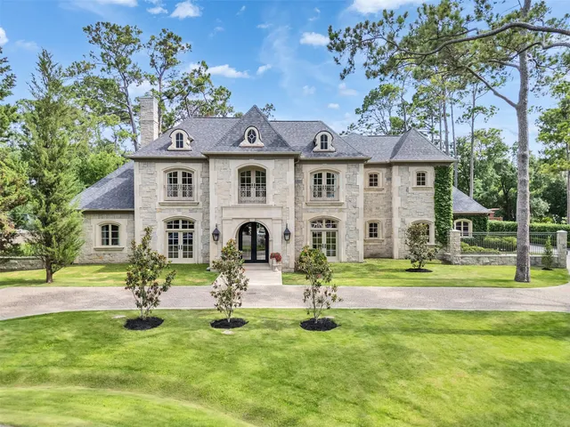 Popular Huntington Green Real Estate
