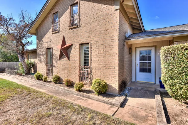 Popular Oak Ridge Real Estate