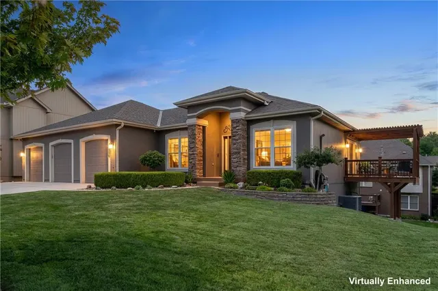 Popular Eagle Crest Real Estate