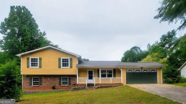 Cheap Carriage Trace Real Estate