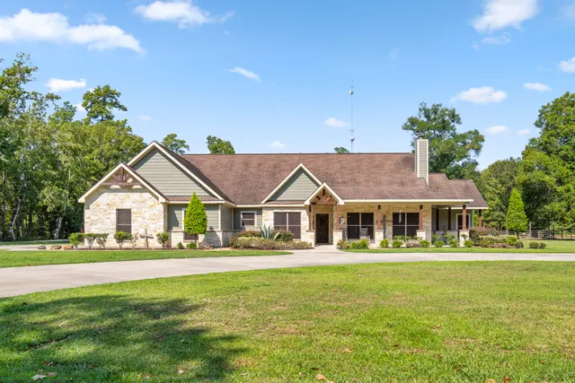 Popular A M Delajarza Real Estate