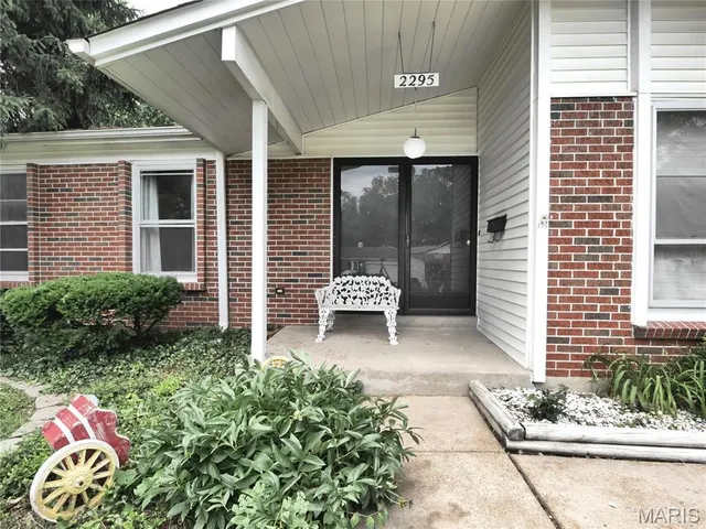 Popular Sherwood Meadows Real Estate