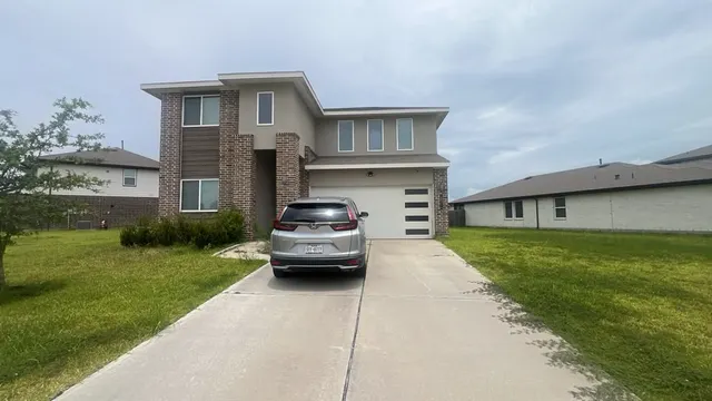 Expensive Lakeview Retreat Real Estate