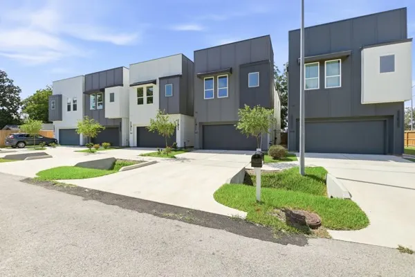 Popular Fulton Villas Real Estate