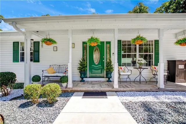 Popular Yonah View Real Estate