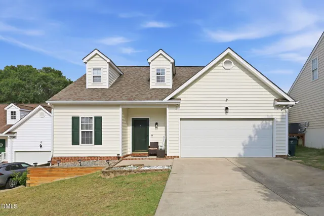 Popular Castle Pines at Hedingham on the Neuse Real Estate