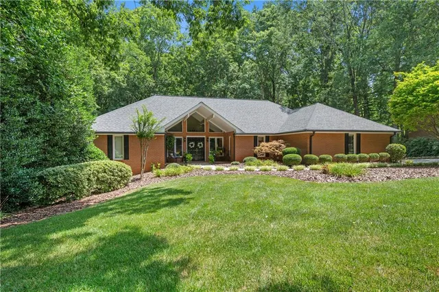 Popular Brookfield Country Club Real Estate