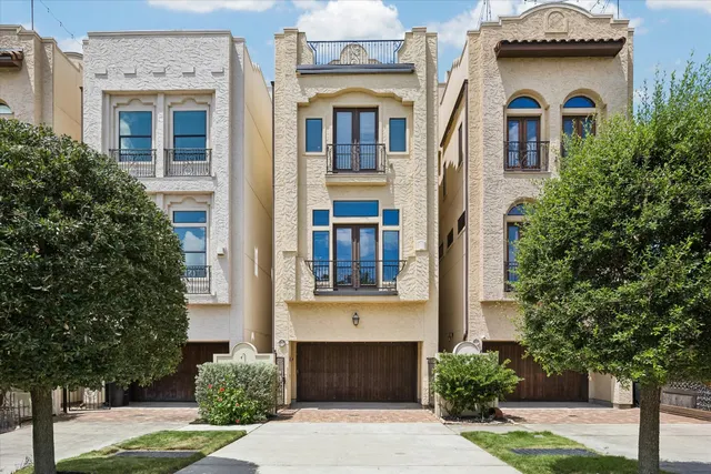 Popular Granada Real Estate