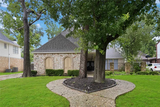 Popular Olde Oaks Real Estate