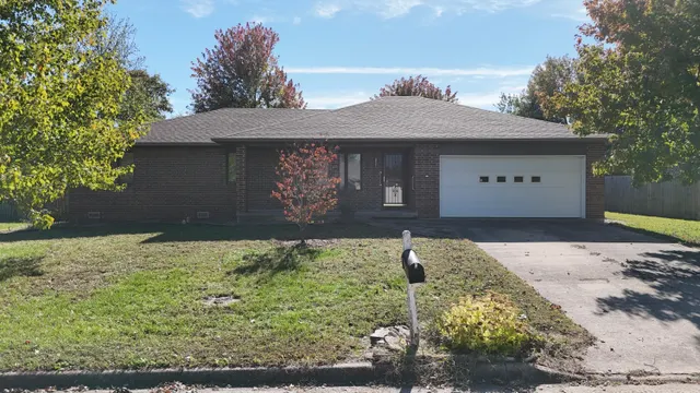 Popular West Catalpa Real Estate