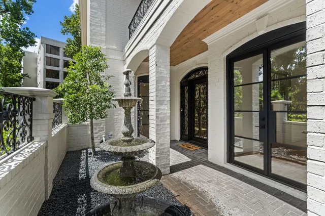 Popular Briar Hollow Estates Real Estate