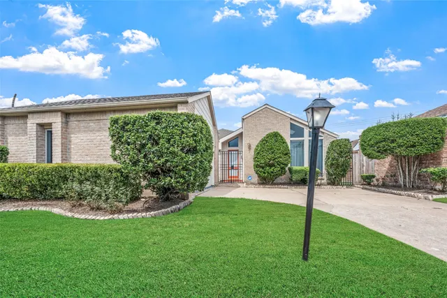 Popular Ashford Park Sec 01 Real Estate
