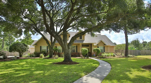 Popular Lakes of Rosehill Real Estate
