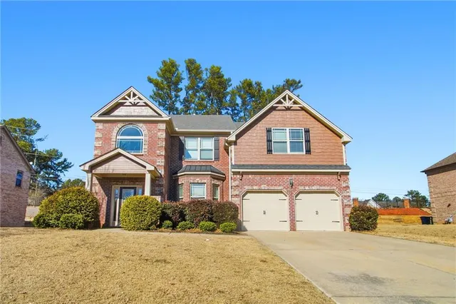 Popular Hamilton Mill community Real Estate