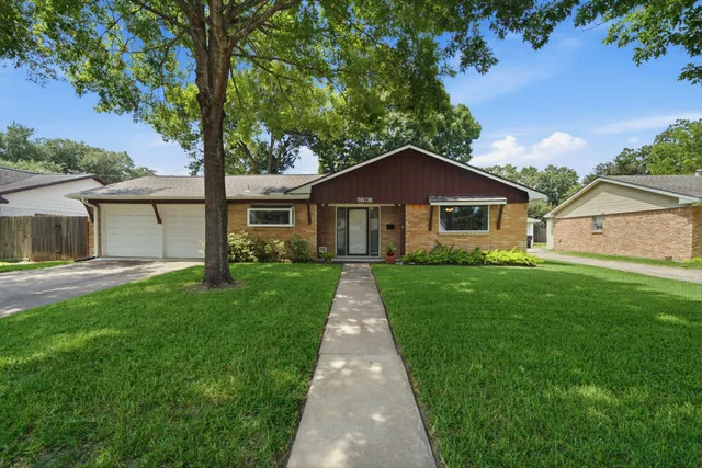Popular Maplewood Sec 15 Real Estate