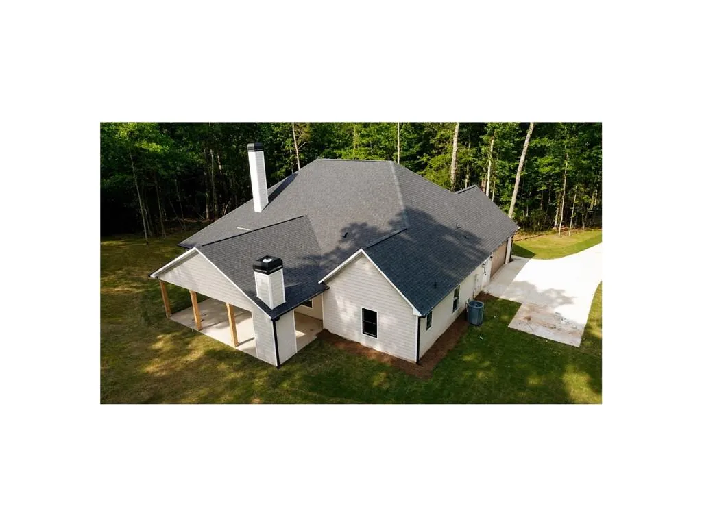 Listing Thumbnail Image 32