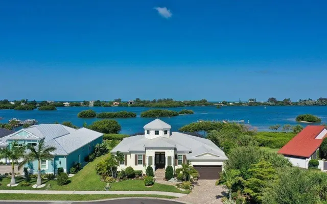 Popular BAYSIDE Real Estate