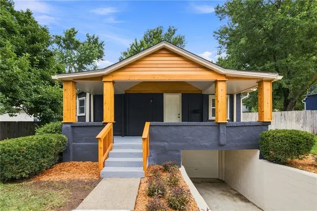 Popular Shawnee Place Real Estate