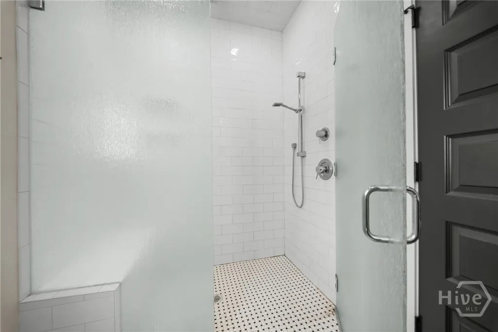 Listing Thumbnail Image 36