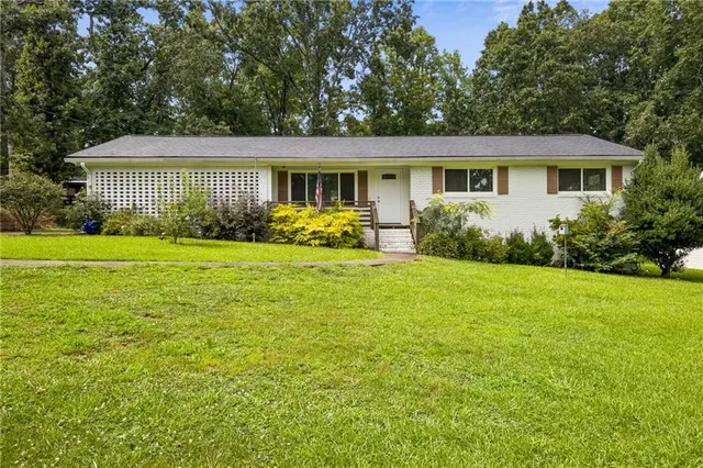 Popular Old Suwanee Estates Real Estate