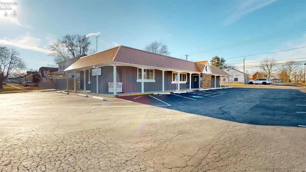 740 N 5Th St, Fremont, OH 43420