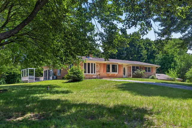 Cheap Sherwood Manor Real Estate