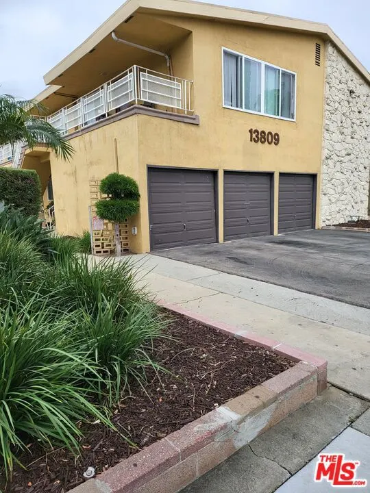 13801 Van Ness Ave, Gardena, CA 90249