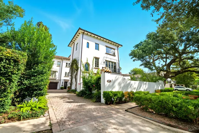 Popular Southampton Place Ext 2003 Real Estate