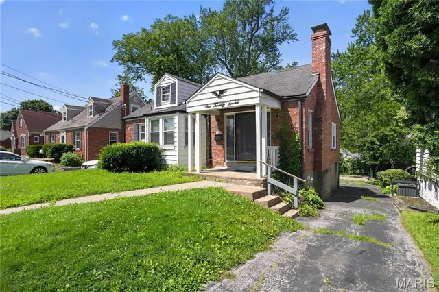 Popular Darst Place Real Estate