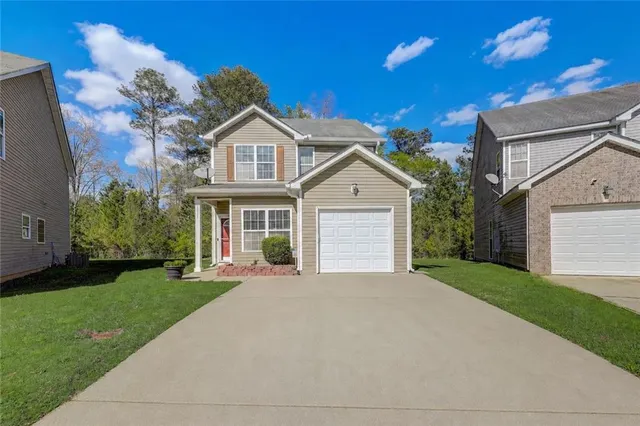 Popular Fairfield Square Real Estate