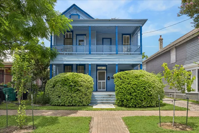 Popular Old Sixth Ward Real Estate