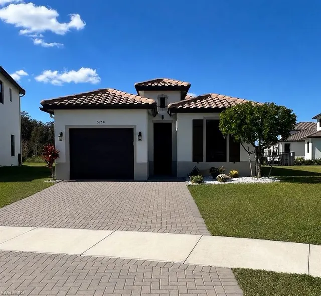 Popular SILVERWOOD Real Estate