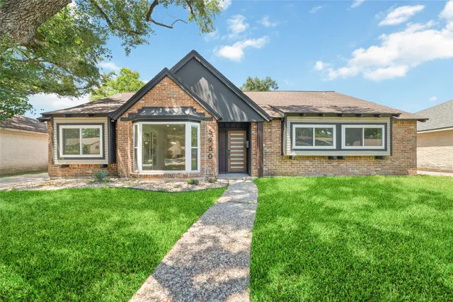 Popular MAPLEWOOD SOUTH SEC 6 Real Estate