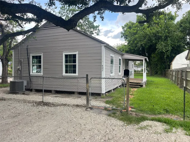 Cheap Elena Townsite Real Estate