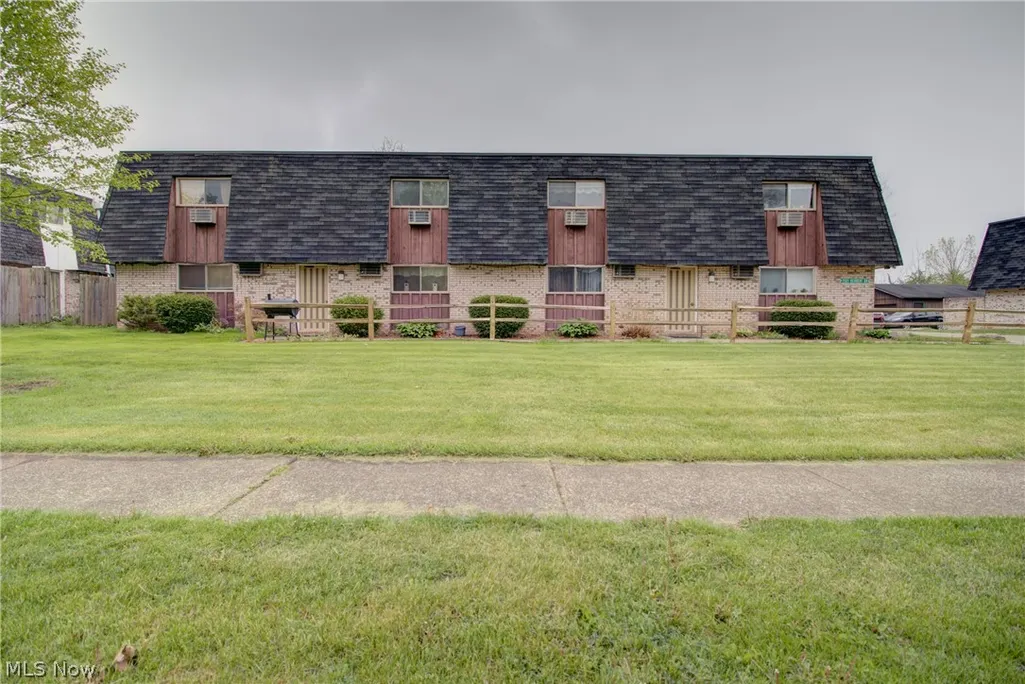1505 Herbert Dr, Lorain, OH 44053