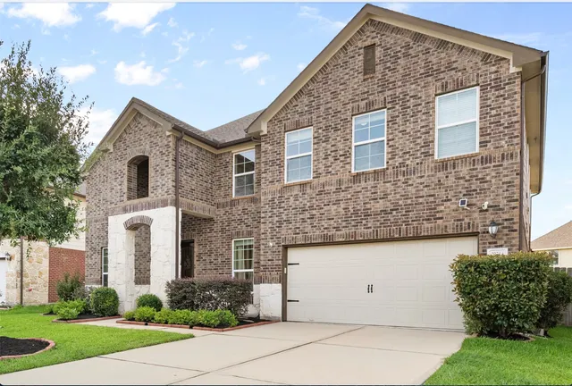 Popular Fieldstone Sec 11 Real Estate
