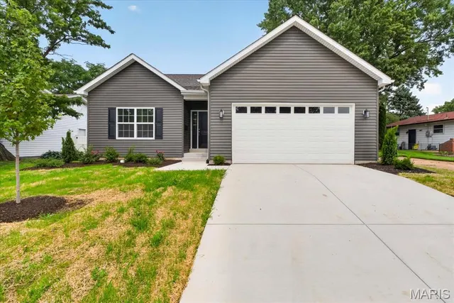 Popular Shamrock Meadows 4 Real Estate