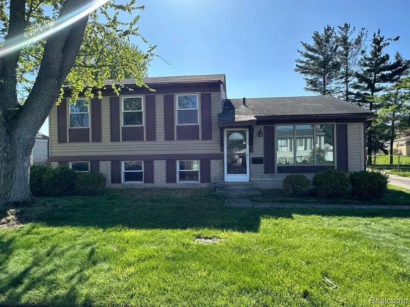 14127 Marie Street, Livonia, MI, 48154 - Photos, Videos & More!