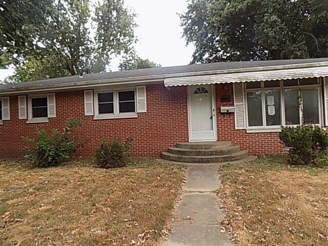 Popular Holland Terr Real Estate