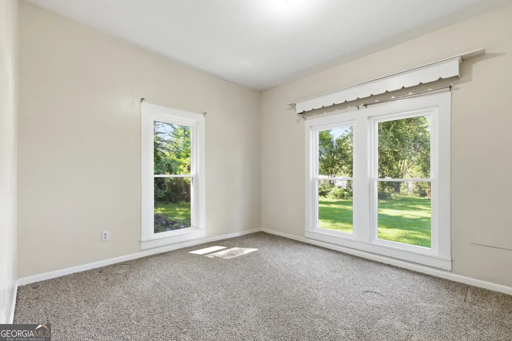 Listing Thumbnail Image 33