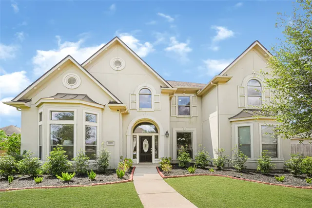 Popular Woodbridge Estates Sec 2 Real Estate