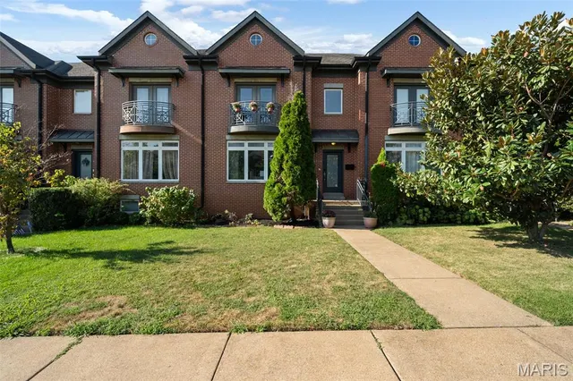 Popular Gaslight Square Real Estate