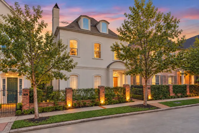 Popular WOODLANDS EAST SHORE Real Estate