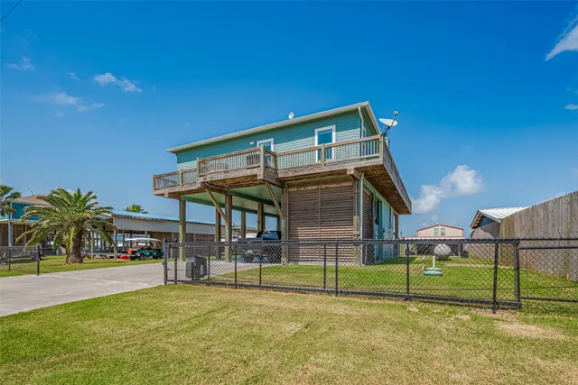 Popular Crystal Canals Sec 2 2001 Real Estate
